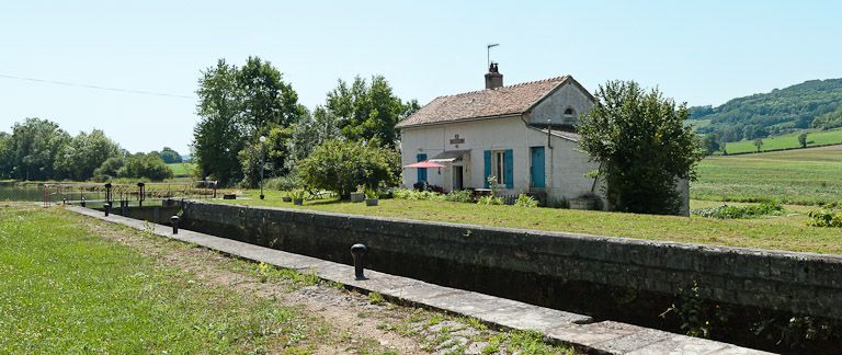 site de l'écluse 43 du versant Yonne, dite de Pouillenay 7ème (canal de Bourgogne)