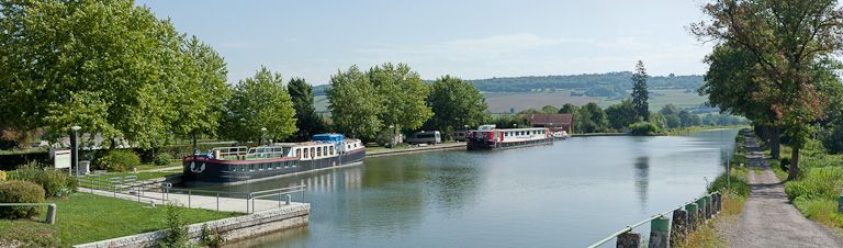 port de Vandenesse-en-Auxois, bassin de Vandenesse (canal de Bourgogne)
