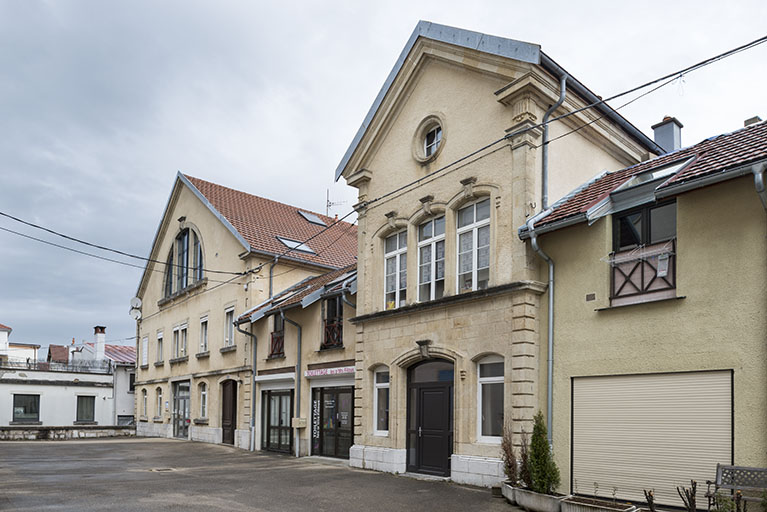 distillerie Junod, puis Hémard et Pernod Fils Réunis, actuellement immeuble de bureaux, de service et commerces