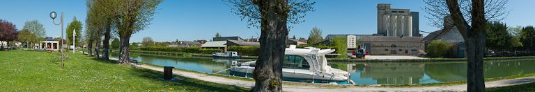 port de Tonnerre (canal de Bourgogne)
