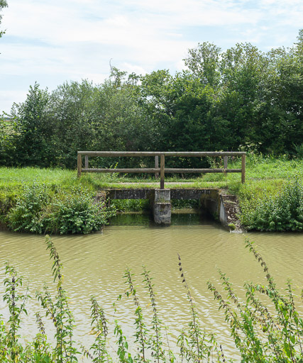 déversoir de superficie ; reversoir de l'Ormette (canal du Nivernais)