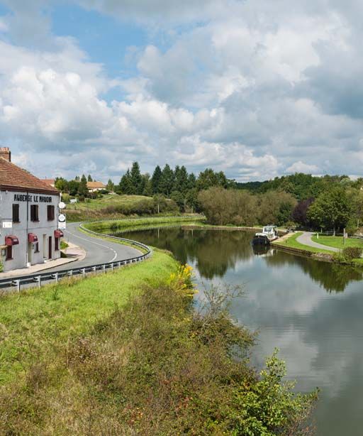 port de Saint-Julien-sur-Dheune (canal du Centre)