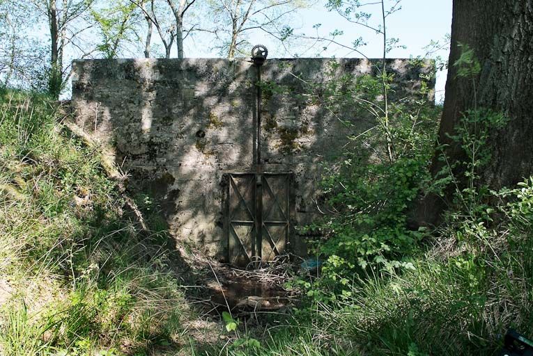aqueduc dit de la Tourbière (?) (la Seille canalisée)