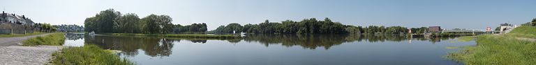 ville de Saint-Léger-des-Vignes (paysages du canal du Nivernais)