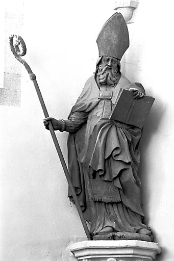 statue : évêque (saint Germain d'Auxerre ?)