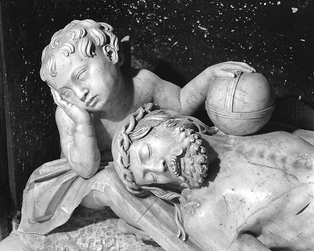 statue : le Christ mort