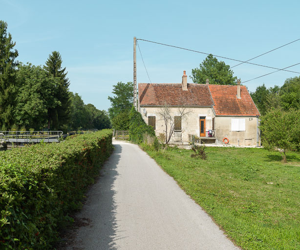 site de l'écluse 69, dite de Sainte-Pallaye (canal du Nivernais)
