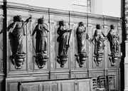 lambris de revêtement et 12 statues des apôtres