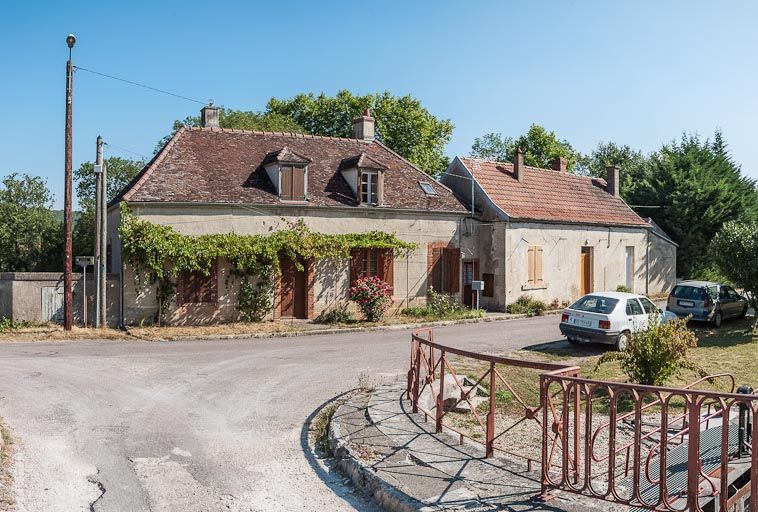 maison de garde de l'écluse 80 du versant Yonne (canal de Bourgogne)