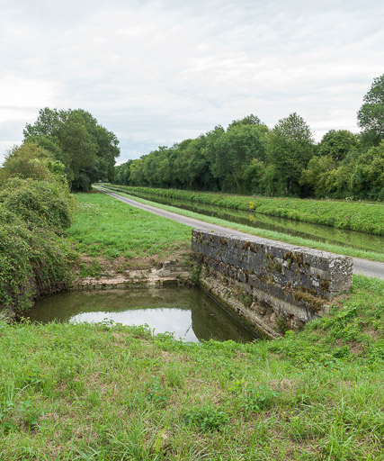 aqueduc de Vernizy (canal du Nivernais)
