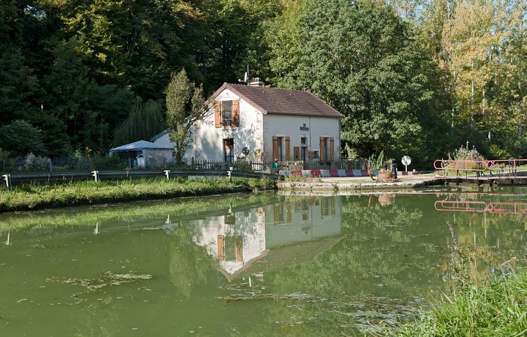 site de l'écluse 63 du versant Yonne, dite de Nogent (canal de Bourgogne)