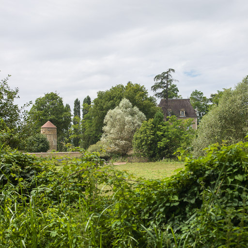 château de Chaumigny (paysages du canal du Nivernais)