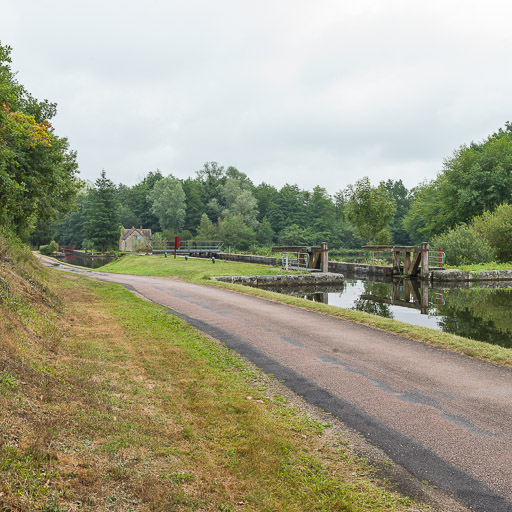 site de l'écluse 12 du versant Seine, dite du Pré du Doyen (canal du Nivernais)