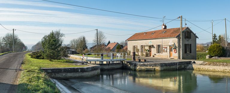 site de l'écluse 01 du versant Yonne, dite de Pouilly (canal de Bourgogne)