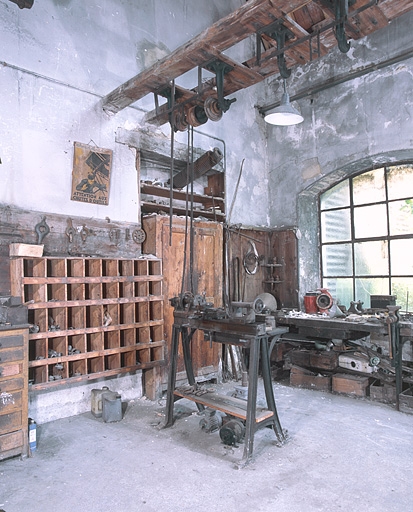 machine à tourner, puis machine à percer