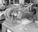 machine à usiner par outil de coupe (machine à fileter et à percer)