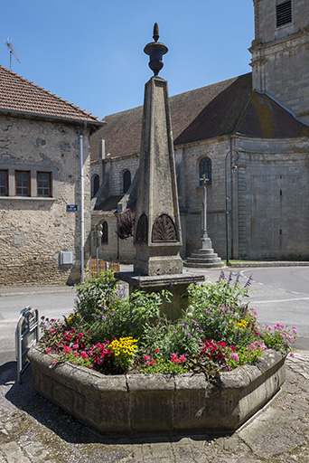 fontaine de la rue de la Croix-de-Pierre