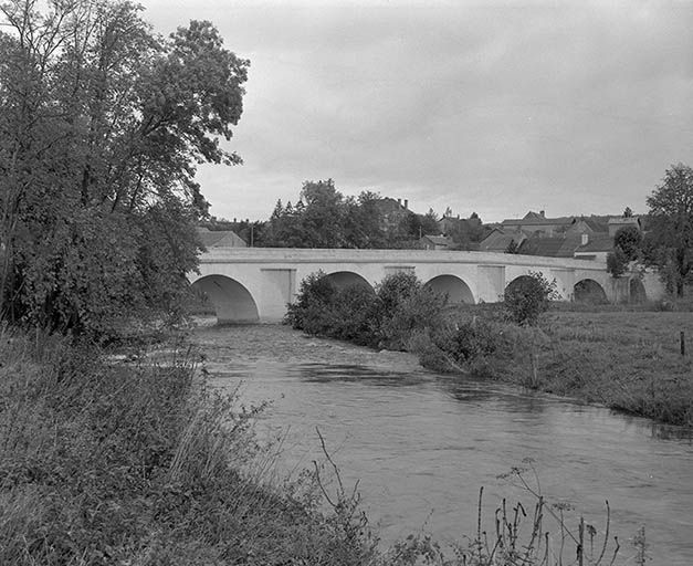 pont (paysages du canal du Nivernais)