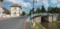 pont sur l'écluse 30 du versant Loire, dite de Cercy-la-Tour 1 (canal du Nivernais)