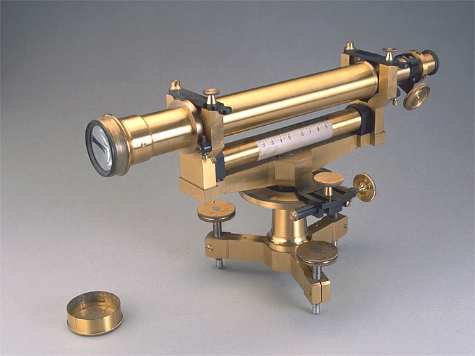 instrument de préparation (niveau à lunette dit niveau d'Egault)