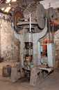 machine à estamper (presse d'achevage)
