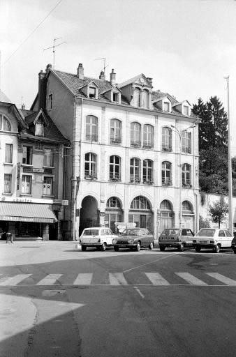 école