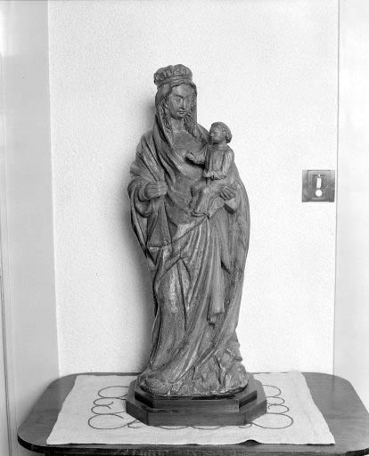statue : Vierge à l'Enfant