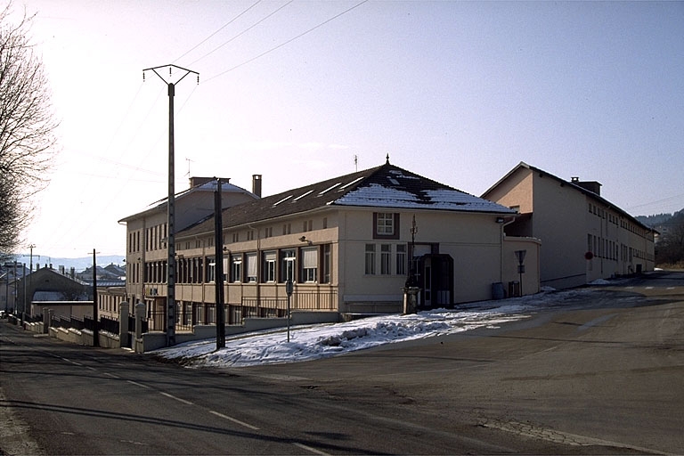 usine de tabletterie (usine de tournerie), usine d'articles en matière plastique, usine de pièces détachées en matière plastique Bourbon Industrie