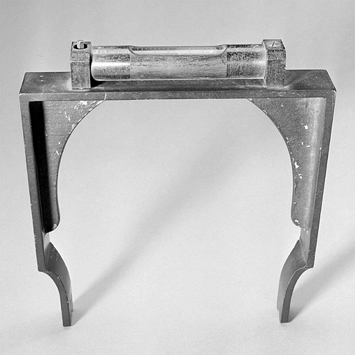 instrument de préparation (niveau à enjambement)