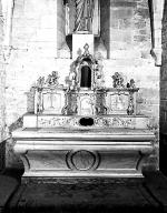 autel, gradin d'autel, tabernacle, exposition (autel secondaire de la chapelle à gauche du choeur)