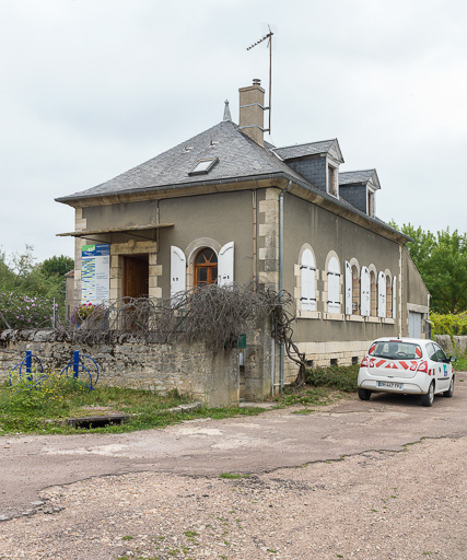 maison de perception ; bureau de la navigation (canal du Nivernais)