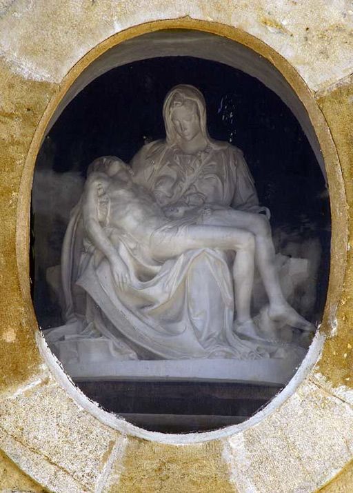 statue : Vierge de pitié