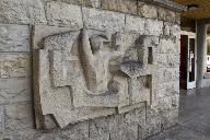 ronde-bosse et 2 bas-reliefs