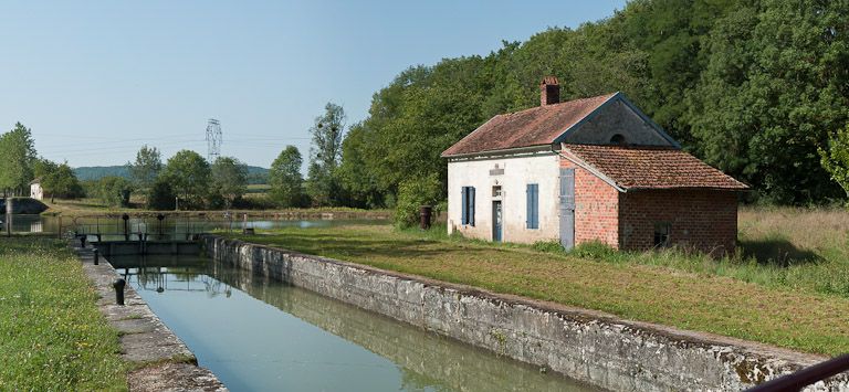 site de l'écluse 37 du versant Yonne, dite de Pouillenay 1ère (canal de Bourgogne)