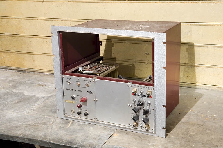 instrument de mesure du temps et d'enregistrement (normalisateur Schlumberger et transcripteur Rochar)