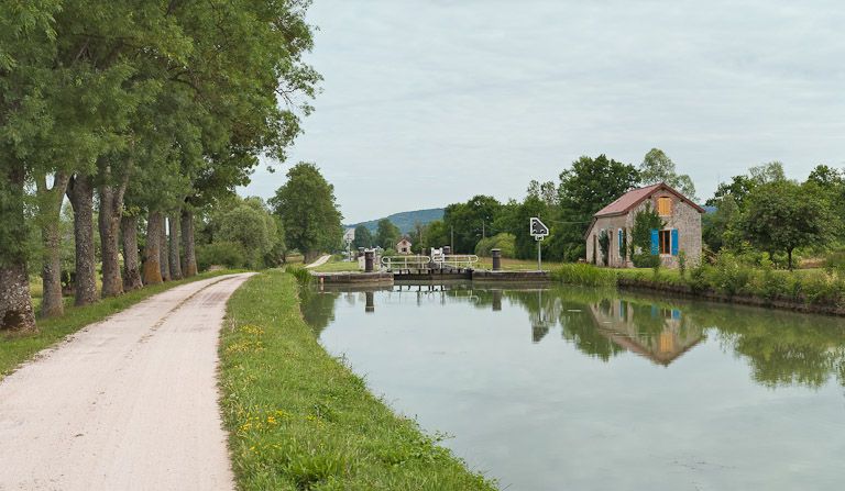 site de l'écluse 08 du versant Yonne, dite des Carrons (canal de Bourgogne)