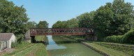 pont ferroviaire isolé (canal de Bourgogne)