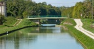 pont routier isolé (canal de Bourgogne)