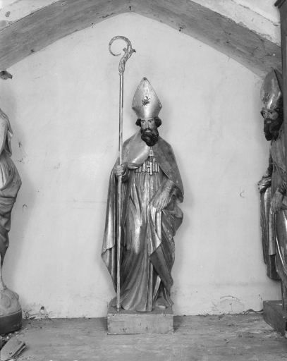 2 statues : évêques