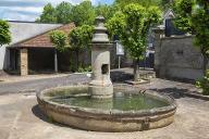 fontaine-abreuvoir du cimetière