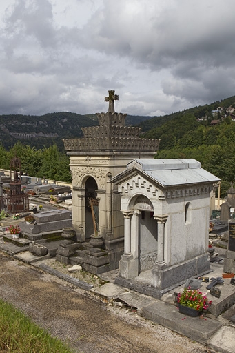 chapelle funéraire des familles Mandrillon et Jules Girod