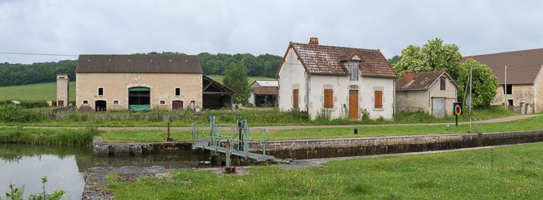 site de l'écluse 18 du versant Seine, dite du Creuset (canal du Nivernais)