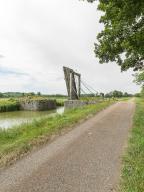 pont mobile ; pont-levis du Tremblay (canal du Nivernais)