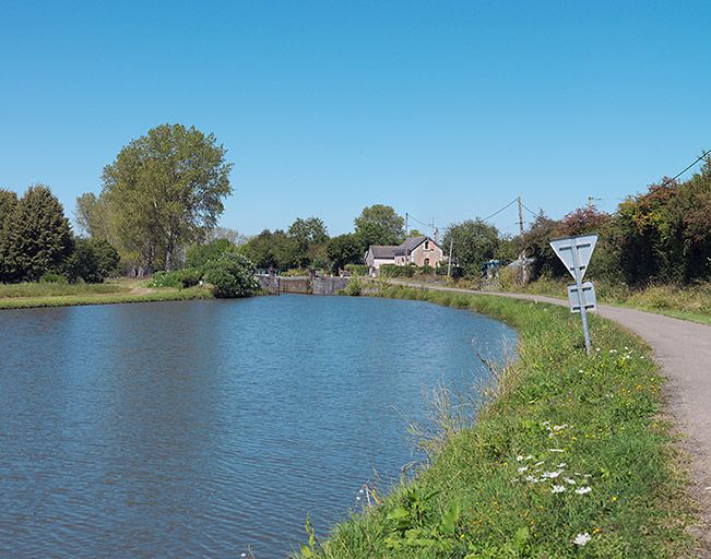 site de l'écluse 02 du versant Loire, dite de Bazolles 1 (canal du Nivernais)
