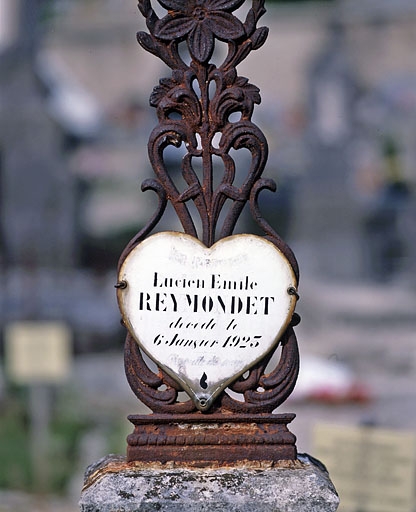 croix funéraire et plaque (dite coeur de Morez) de Lucien-Emile Reymondet