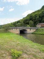pont sur l'écluse 24 du versant Seine, dite de l'Yonne (canal du Nivernais)