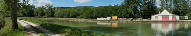 port de Marigny-le-Cahouët ; gare d'eau (canal de Bourgogne)