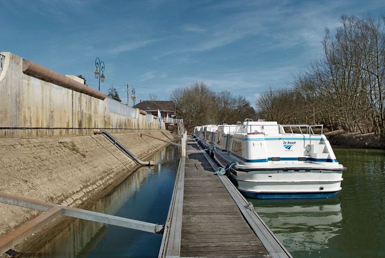 port de Branges (la Seille canalisée)