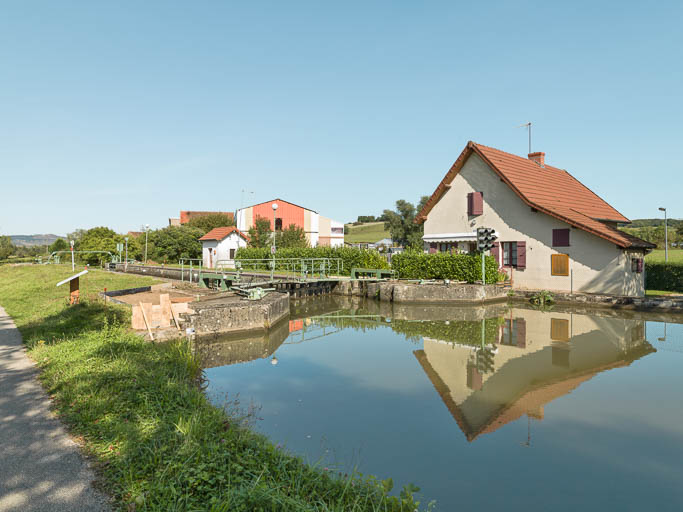 site de l'écluse 20 du versant Méditerranée, dite du château de Saint-Léger ; site d'écluse XXVII (canal du Centre)