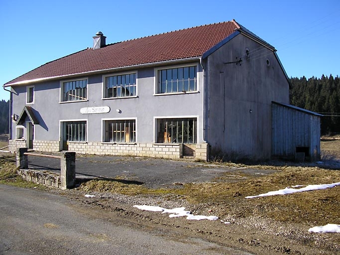 ferme, puis colonie de vacances dite les Sapins, actuellement logement